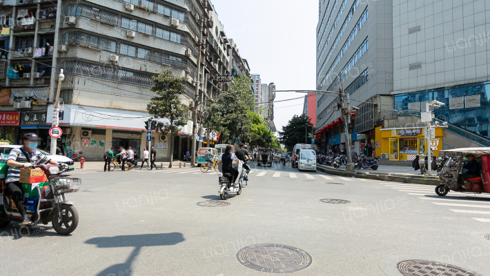 解放大道820号外景图