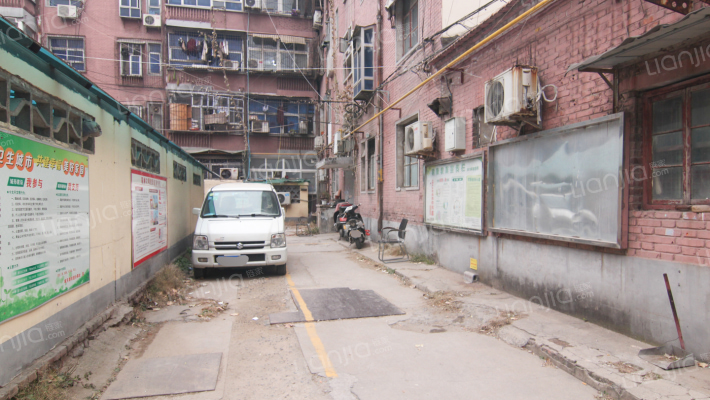 城东路130号院外景图