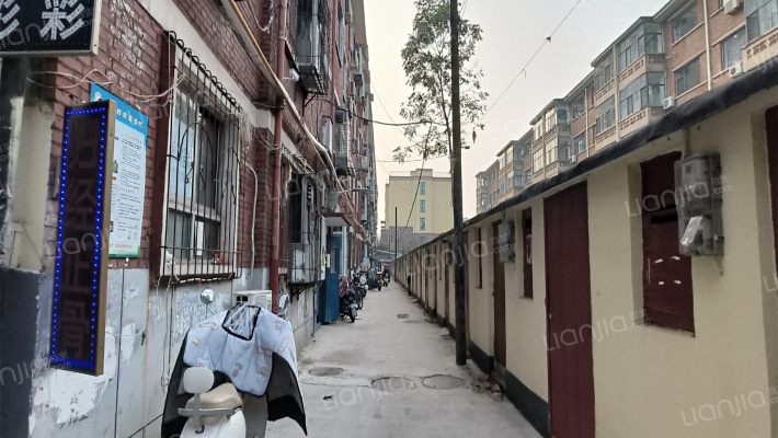 泰华街16号外景图