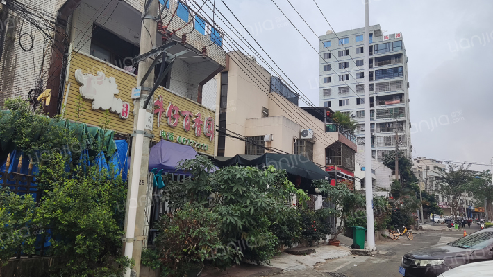 玉龙皇家花园外景图