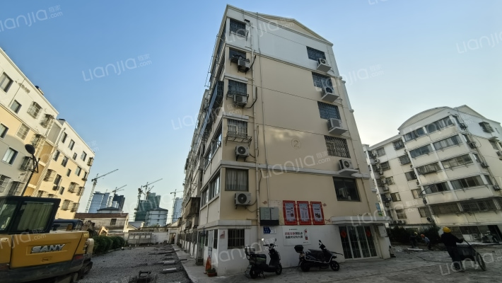 农民公寓东小区外景图