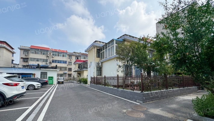 区建委家属院外景图