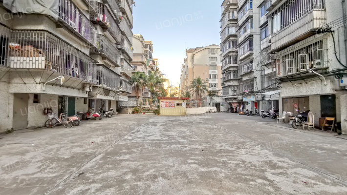 临江大厦外景图