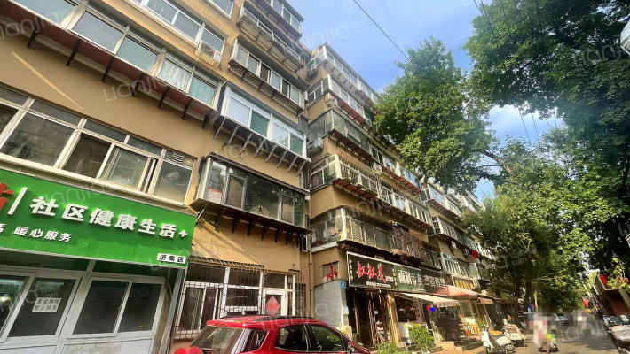 制锦市三圣街外景图