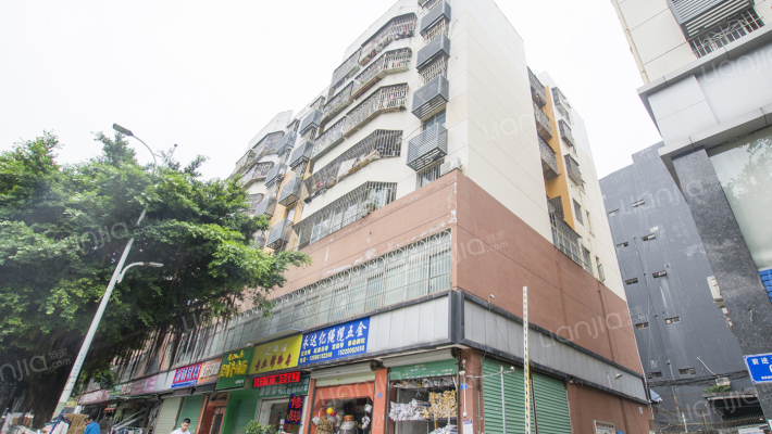 75区商住楼外景图