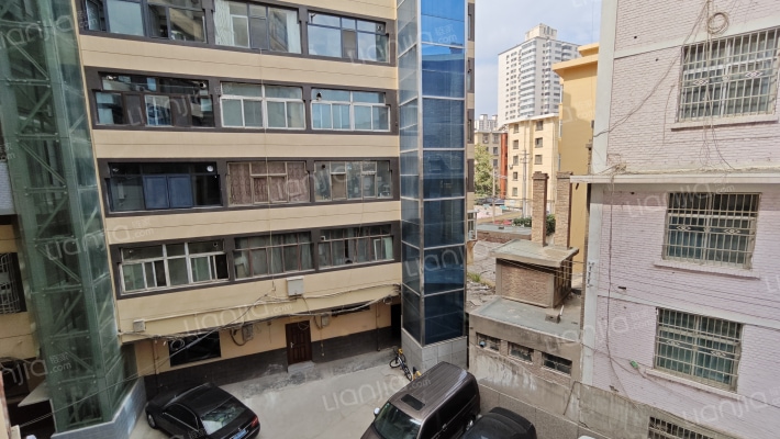 商务厅家属院（底巷子）外景图