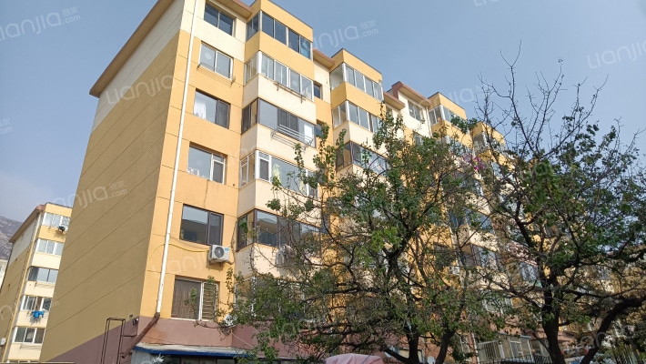 松苑山庄外景图