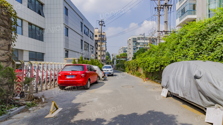 湖畔居商务楼外景图