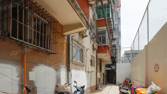 伏牛路142号院外景图