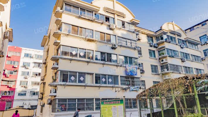 金泰大楼小区外景图