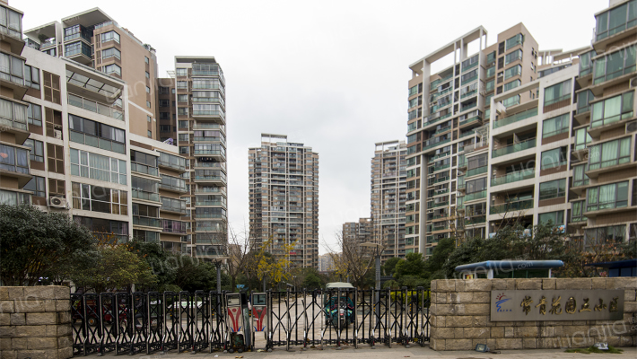 常青花园五小区外景图