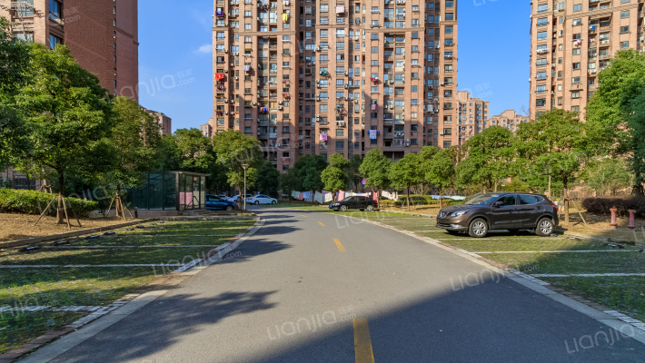 上海新凯城枫景苑房价怎么样新凯城枫景苑房源户型图小区车位交通地址