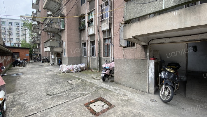 煤厂宿舍外景图