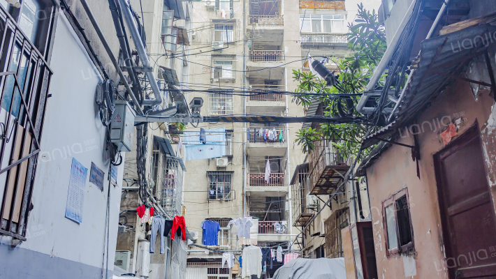 五福小区二门外景图