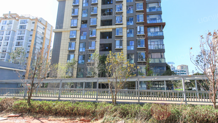 西园花园外景图