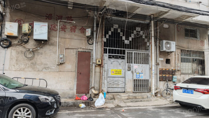 建安宿舍外景图