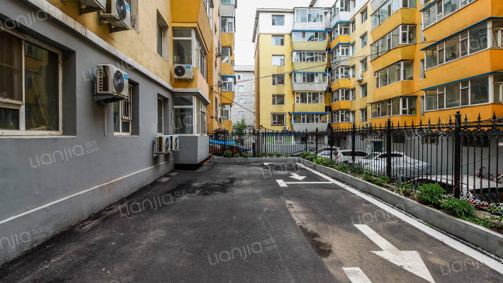 建行宿舍外景图