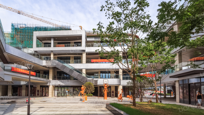 红星国际生活广场外景图