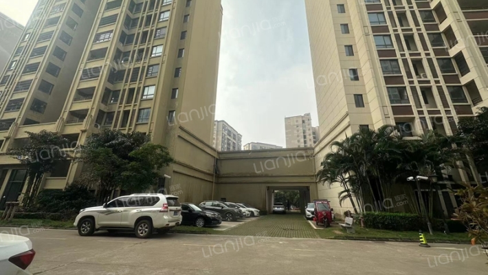 悦城小区外景图