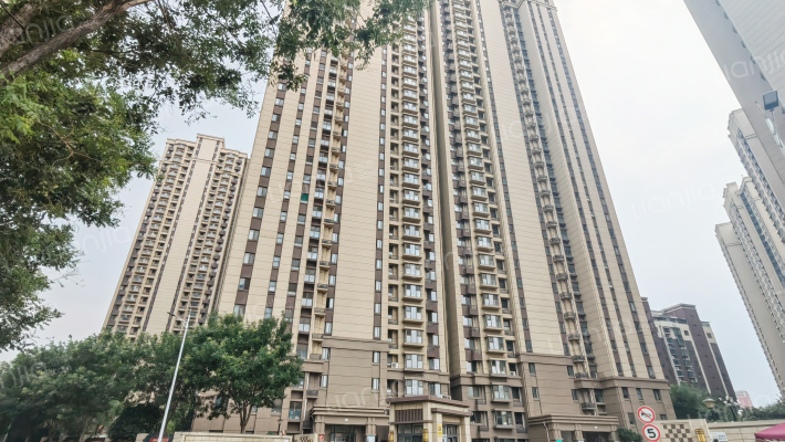 路劲东城外景图