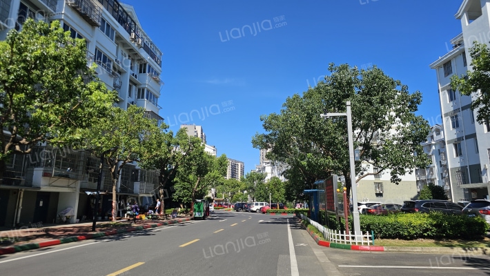 龙景花苑八区外景图