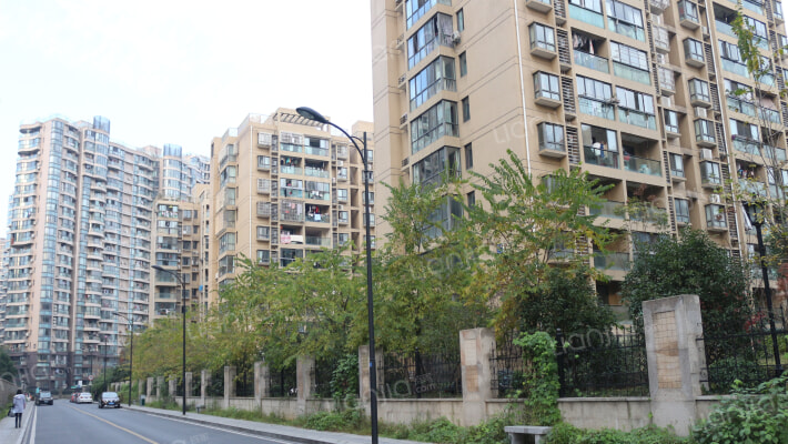 冠苑小区外景图