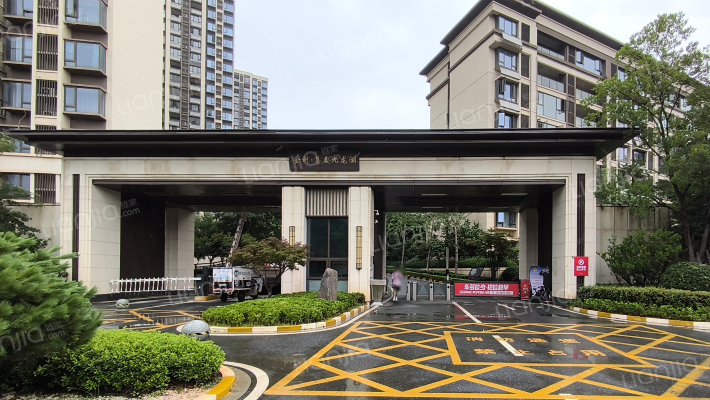 金科集美九龙湖外景图