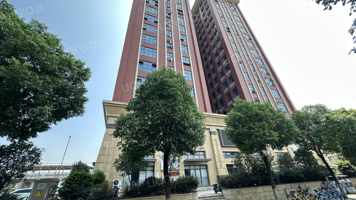 金银潭文化广场外景图