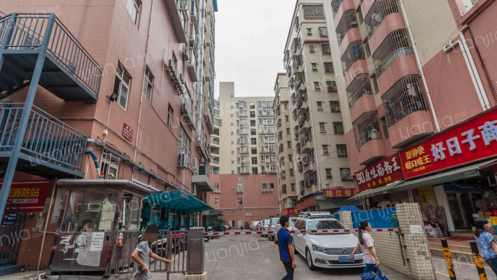 百利西城外景图