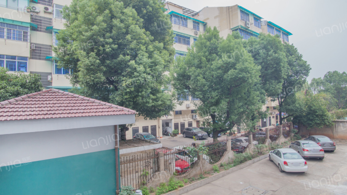 亚峰路319号外景图