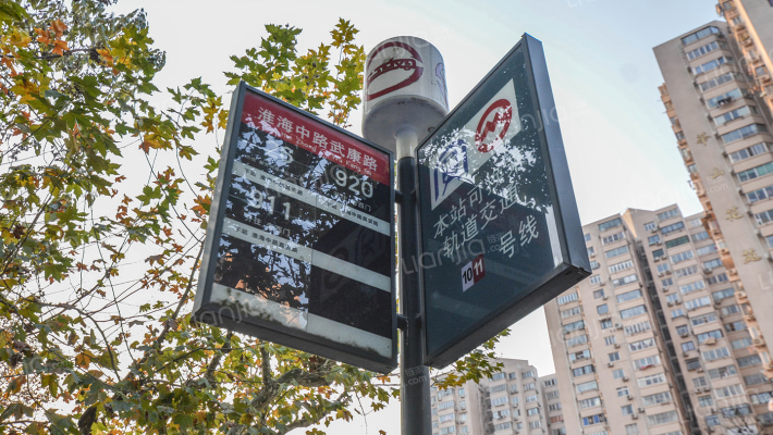 淮海中路2000号外景图