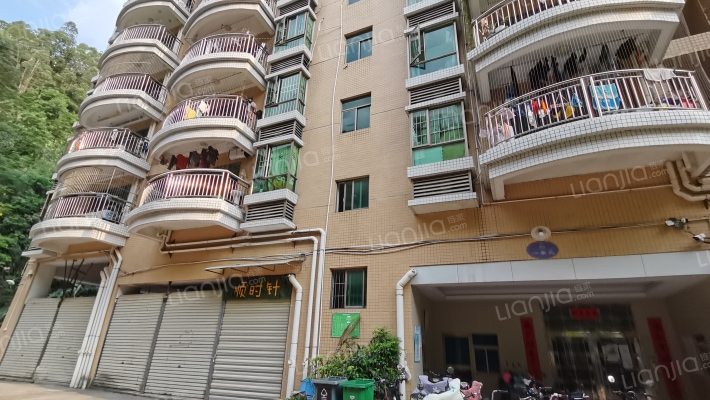 万通大厦外景图