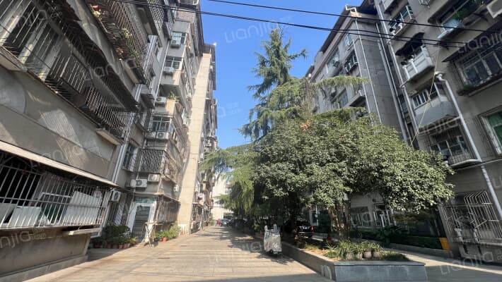 人民银行宿舍楼外景图