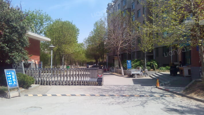 齐鲁工业大学教职工宿舍外景图