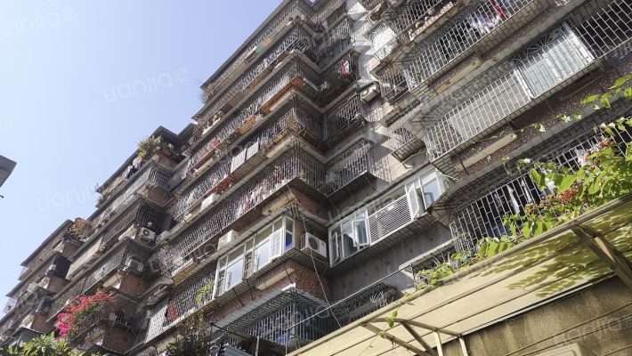 地质工程公司宿舍外景图