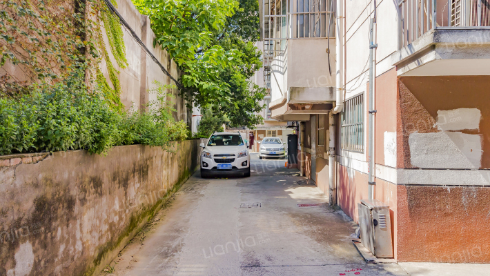 化轻大楼外景图