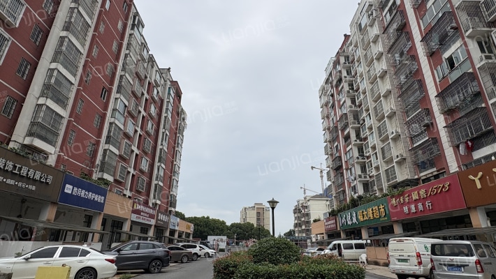 翡翠家园西区外景图