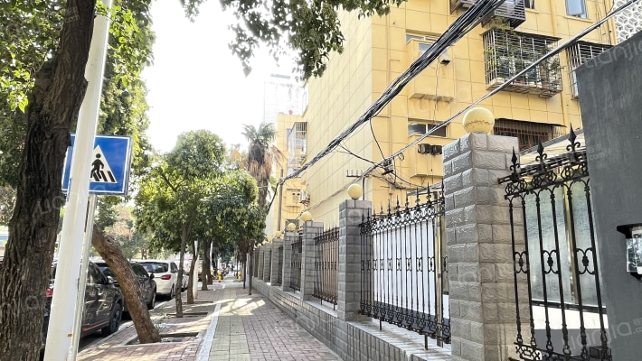 襄州区工商局家属院外景图