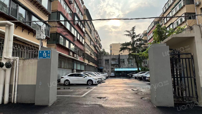 岔路街15号外景图