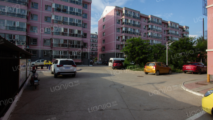 市中心血站住宅楼外景图