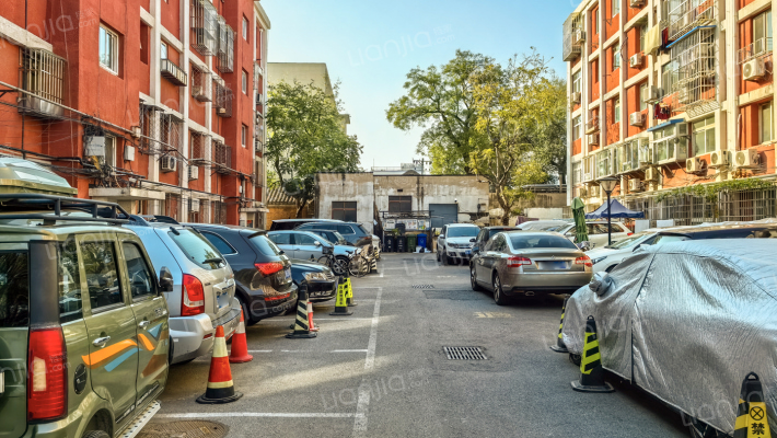 什锦花园胡同21号院外景图