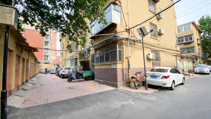 钢厂宿舍外景图