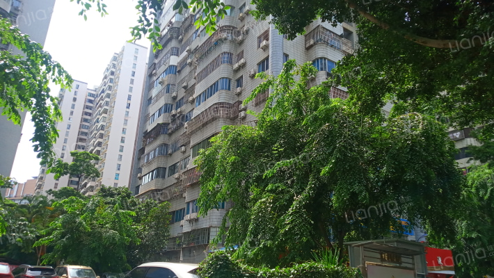 中房高级公寓外景图