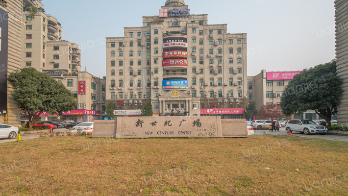 新世纪广场外景图