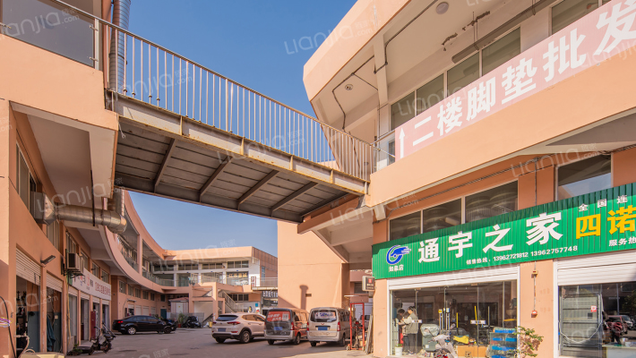 上成如皋国际汽车城外景图