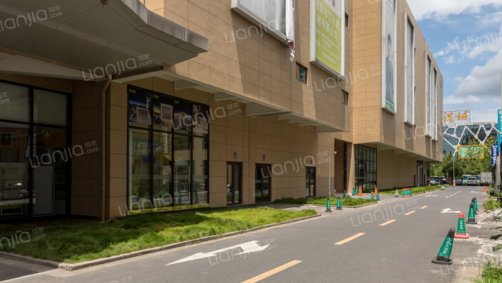 港龙装饰城外景图