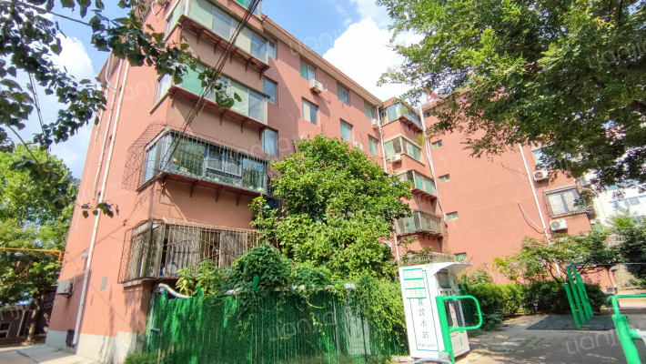 英雄山路136号外景图