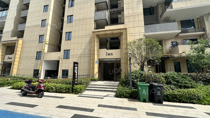 上置绿洲雅宾利外景图