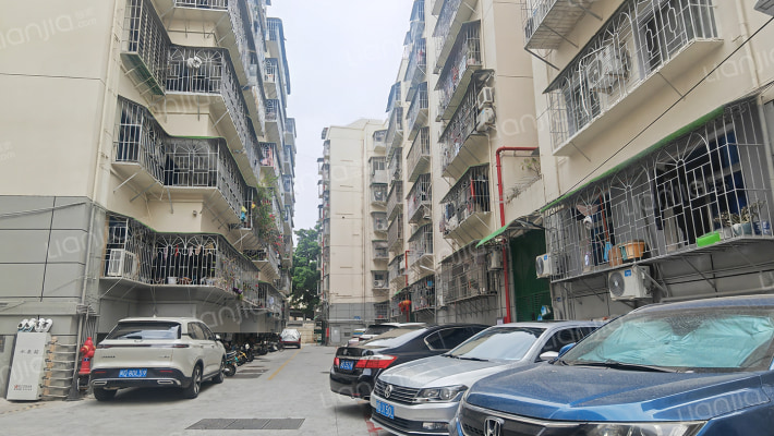 瓷厂宿舍外景图