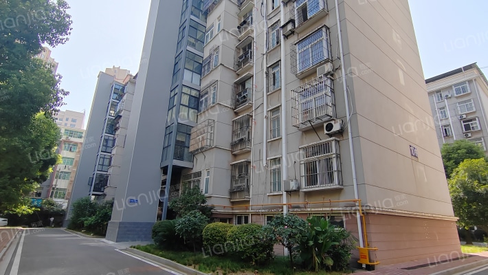 黄岗师范学院教工生活区外景图